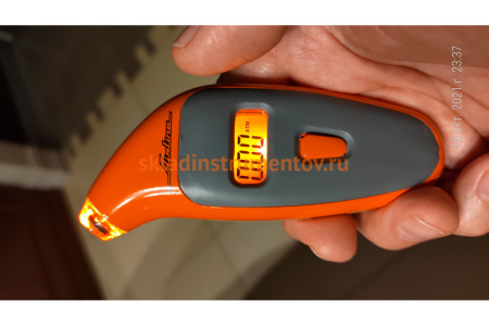 Металлический цифровой манометр с подсветкой (7 атм) Airline APR-MD-06