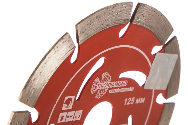 Диск алмазный отрезной Сегментный Grand hot press (125х22.23 мм) TRIO-DIAMOND GUS722 Диск алмазный отрезной Сегментный Grand hot press (125х22.23 мм) TRIO-DIAMOND GUS722