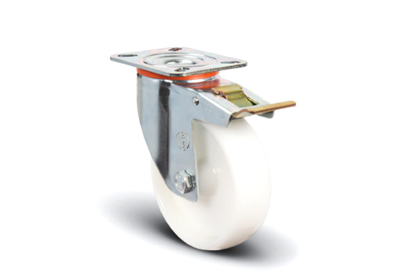 Колесо нейлоновое поворотное с тормозом 150 мм MFK-TORG EM01-ZKZ-150-F