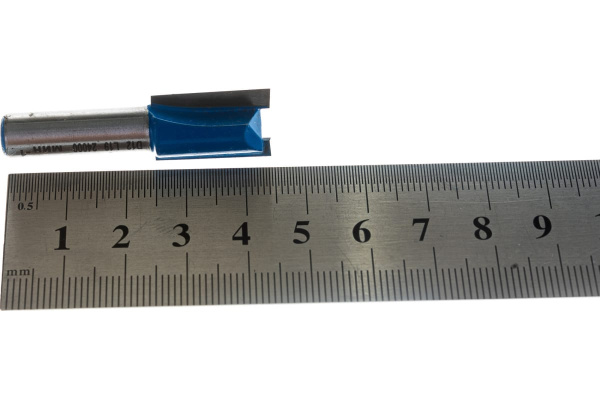 Фреза пазовая прямая ПРОФЕССИОНАЛ (12х19х46 мм; хвостовик 8 мм) Зубр 28753-12-19