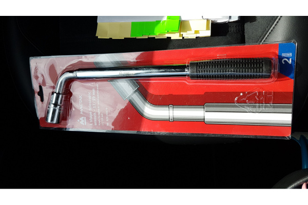 Телескопический балонный ключ МАСТАК 028-20079