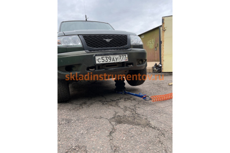 Пневматический 3-секционный домкрат с ручкой AE&T 3т T08103A