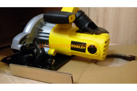 Дисковая пила Stanley SC16