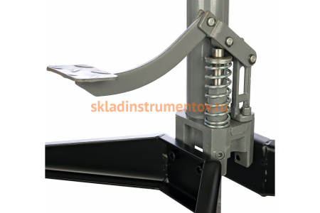 Трансмиссионная гидравлическая стойка MATRIX 0.5 т 567375