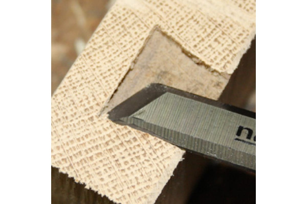 Косая правая стамеска с ручкой NAREX WOOD LINE PLUS 26 мм 811126