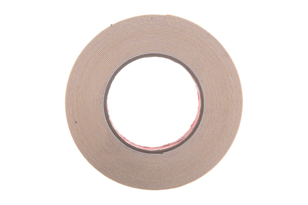 Монтажная клейкая лента на вспененной основе КУРС белая, 15мм х 10м 11784