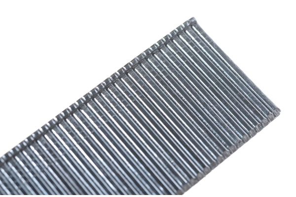 Гвозди для пневматического нейлера (16GA, сечение 1,6х1,4, длина 25 мм, 2500 шт.) MATRIX 57603