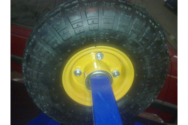 Тележка RUSKLAD платформенная, с поворотной осью ТПО О (600х1200) с пневматическими колёсами Тележка RUSKLAD платформенная, с поворотной осью ТПО О (600х1200) с пневматическими колёсами