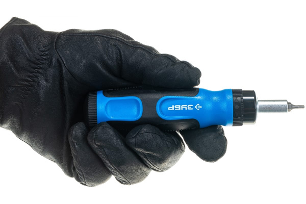 Реверсивная отвертка Зубр ЭКСПЕРТ с насадками 130 предметов 25237-H129