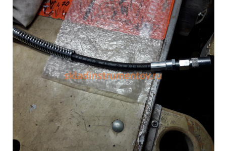 Шланг с пружиной GHC/HP-12/SPR/B (300 мм; 400 атм; 1/8") для смазочных шприцев GROZ GR43760