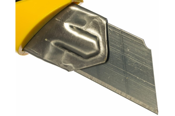 Нож DYNAGRIP 25 мм Stanley 0-10-425