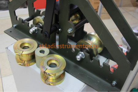 Ручной трубогибочный станок с комплектом роликов для гибки профильной трубы VISPROM Т-60 100016