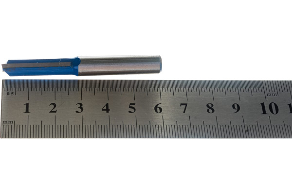 Фреза пазовая прямая ПРОФЕССИОНАЛ (8х25х61 мм; хвостовик 8 мм) Зубр 28753-8-25