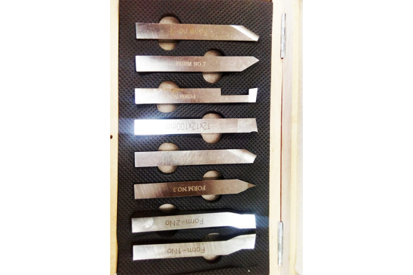 Комплект резцов (8 шт; 12х12 мм; HSS) VISPROM 100018