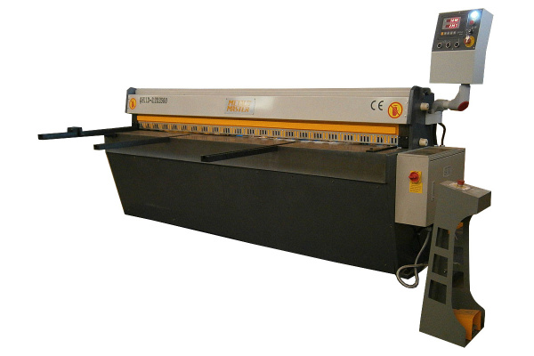 Электромеханическая гильотина METALMASTER MSJ 2532 Т Электромеханическая гильотина METALMASTER MSJ 2532 Т