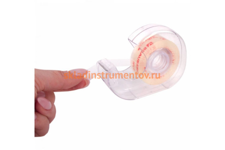 Клейкая канцелярская лента BRAUBERG 19 мм х 33 м, кристальная, в диспенсере 228760