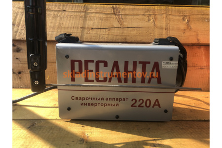 Инверторный сварочный аппарат Ресанта САИ 220 65/3 Инверторный сварочный аппарат Ресанта САИ 220 65/3