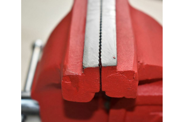 Слесарные тиски MIRAX 150 мм 32471-15