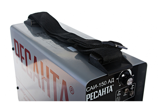 Инверторный сварочный аппарат Ресанта САИ 150 АД Инверторный сварочный аппарат Ресанта САИ 150 АД