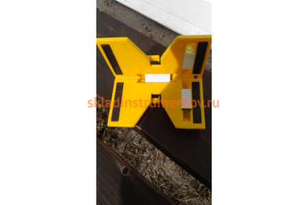 Пластмассовый уровень-угольник с магнитом Stayer MASTER POSTLevel 3456_z01