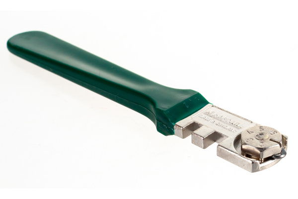 Роликовый стеклорез Kraftool с пластиковой ручкой 33675