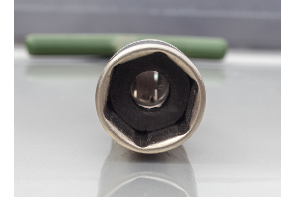 Свечной карданный ключ 21 х 240 мм ДТ/48 Дело Техники 547321