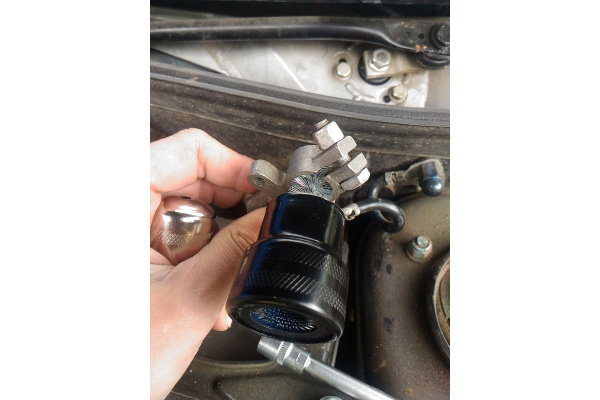 Щетка для очистки клемм АКБ МАСТАК 122-00024