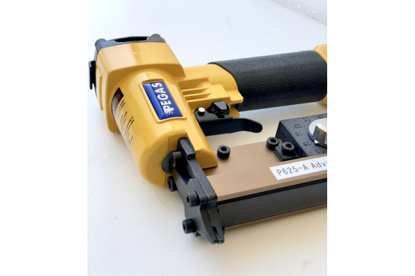 Шпилькозабивной пневмопистолет Pegas pneumatic P625 1043
