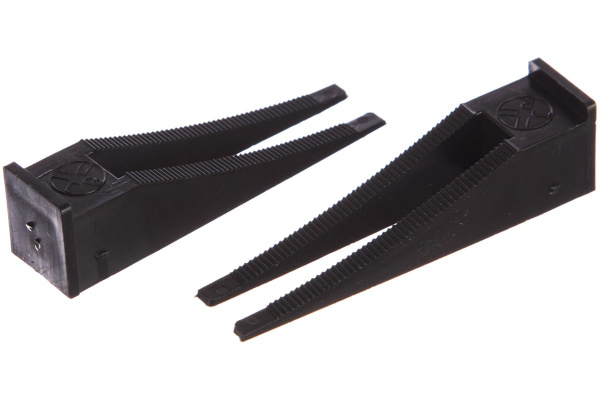 Система выравнивания плитки СВП (клин 50 шт; пакет ПЭНД) СИБРТЕХ 88050