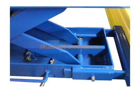 4-х стоечный подъемник для сход-развала с траверсой 380В AE&T F3.5-4