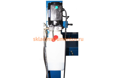 4-х стоечный подъемник для сход-развала с траверсой 380В AE&T F3.5-4