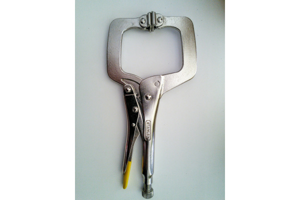 Захват регулируемый с фиксатором 185 мм С-образный STANLEY 0-84-816