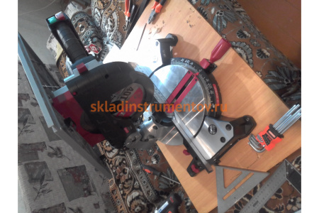 Торцовочная комбинированная пила ЗУБР ЗПТК-255-1800