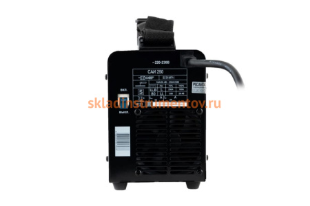 Инверторный сварочный аппарат в кейсе Ресанта САИ 250 Инверторный сварочный аппарат в кейсе Ресанта САИ 250