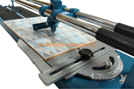 Плиткорез с резаком отверстий, 600 мм РемоКолор 46-0-060 Плиткорез с резаком отверстий, 600 мм РемоКолор 46-0-060