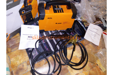 Сварочный инвертор Сварог ARC 200 REAL Z238N 95726 Сварочный инвертор Сварог ARC 200 REAL Z238N 95726