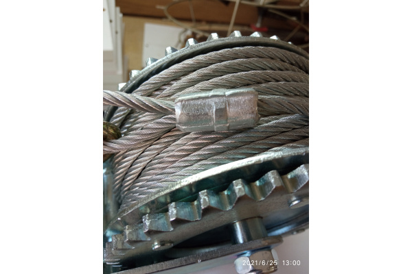 Ручная барабанная лебедка TOR ЛН-1200 (LHW) г/п 0,5 т, длина троса 20 м 113053