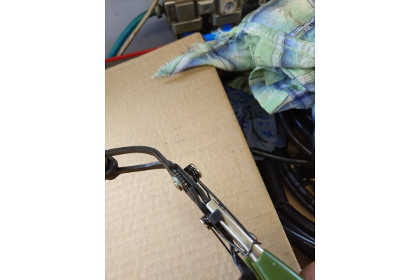 Клещи для самозажимных хомутов с загнутыми губками Дело Техники 45 гр 821003