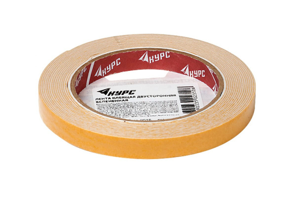 Монтажная клейкая лента на вспененной основе КУРС белая, 25мм х 10м 11790