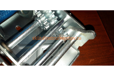 Ручная барабанная лебедка Зубр ПРОФЕССИОНАЛ ленточная 1,1т 10м 43115-1.1