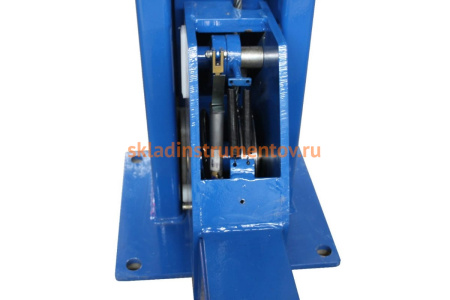 4-х стоечный подъемник для сход-развала с траверсой 380В AE&T F5.5-4