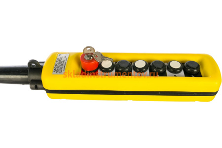 Пульт 6 кнопок, 1 ступенчатая кнопка + СТОП БУТОН + ключ EURO-LIFT 00013970