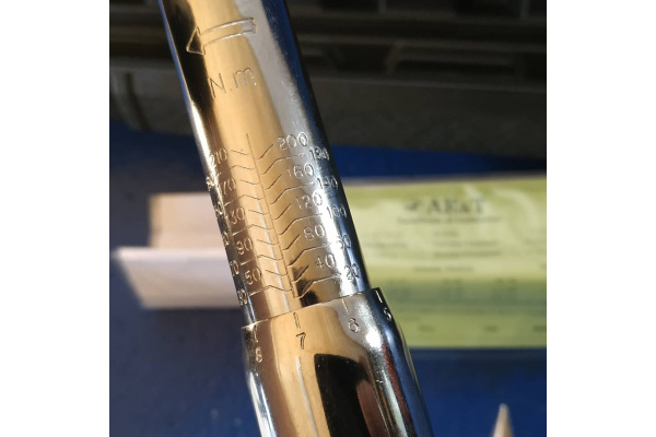 Динамометрический ключ 20-210 Нм 1/2 дюйма AE&T TA-B0210-12