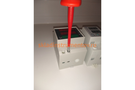 Диэлектрическая отвертка КВТ Слим PH2/FL2 100 78592