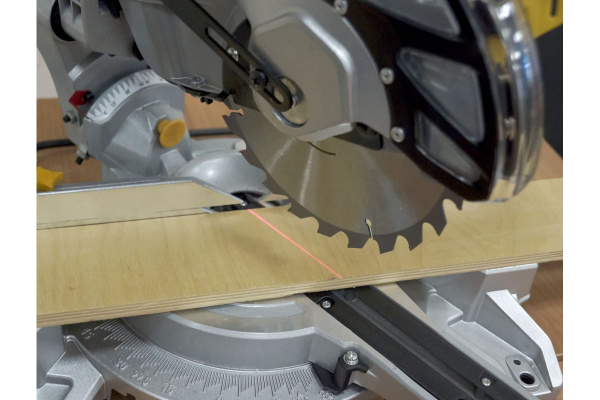 Торцовочная пила Энкор Корвет 8-310С 90081