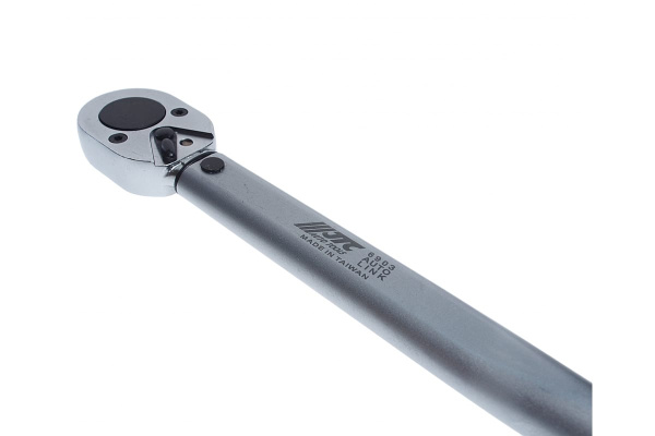 Динамометрический ключ JTC 1/2" усилие затяжки 28-210Нм, длина 470мм JTC-6903