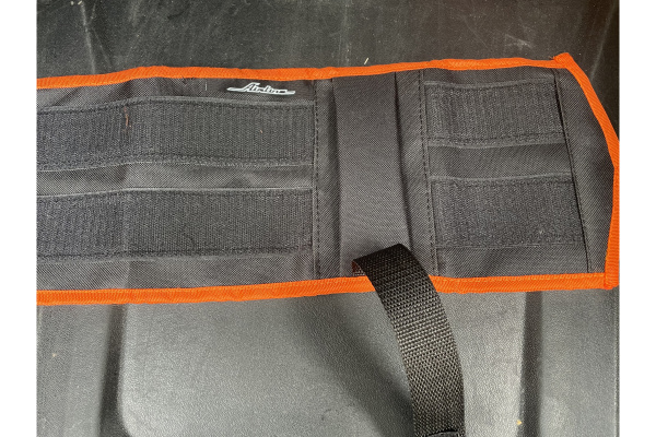 Автомобильный чехол-фиксатор для огнетушителя ОП-1-ОП-5 Airline полиэстер, черн./оранж. AO-HE-25