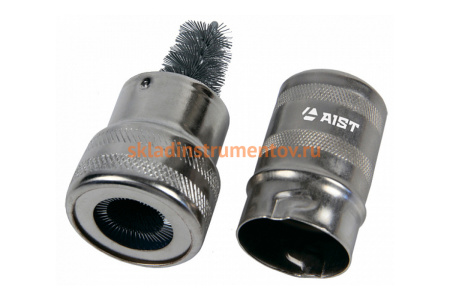 Щетка для очистки клемм аккумулятора АКБ AIST 67370100 00-00004223