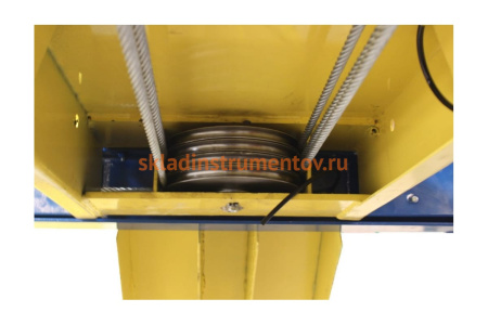 4-х стоечный подъемник для сход-развала с траверсой 380В AE&T F5.5-4