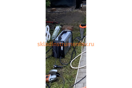 Инверторный сварочный аппарат Ресанта САИ 250 ПРОФ Инверторный сварочный аппарат Ресанта САИ 250 ПРОФ